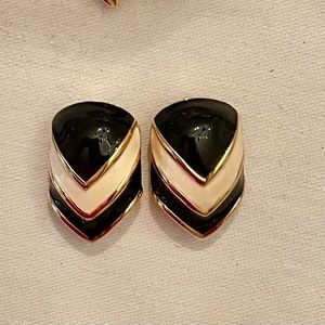 Pair of St. John Collection black and cream chevro